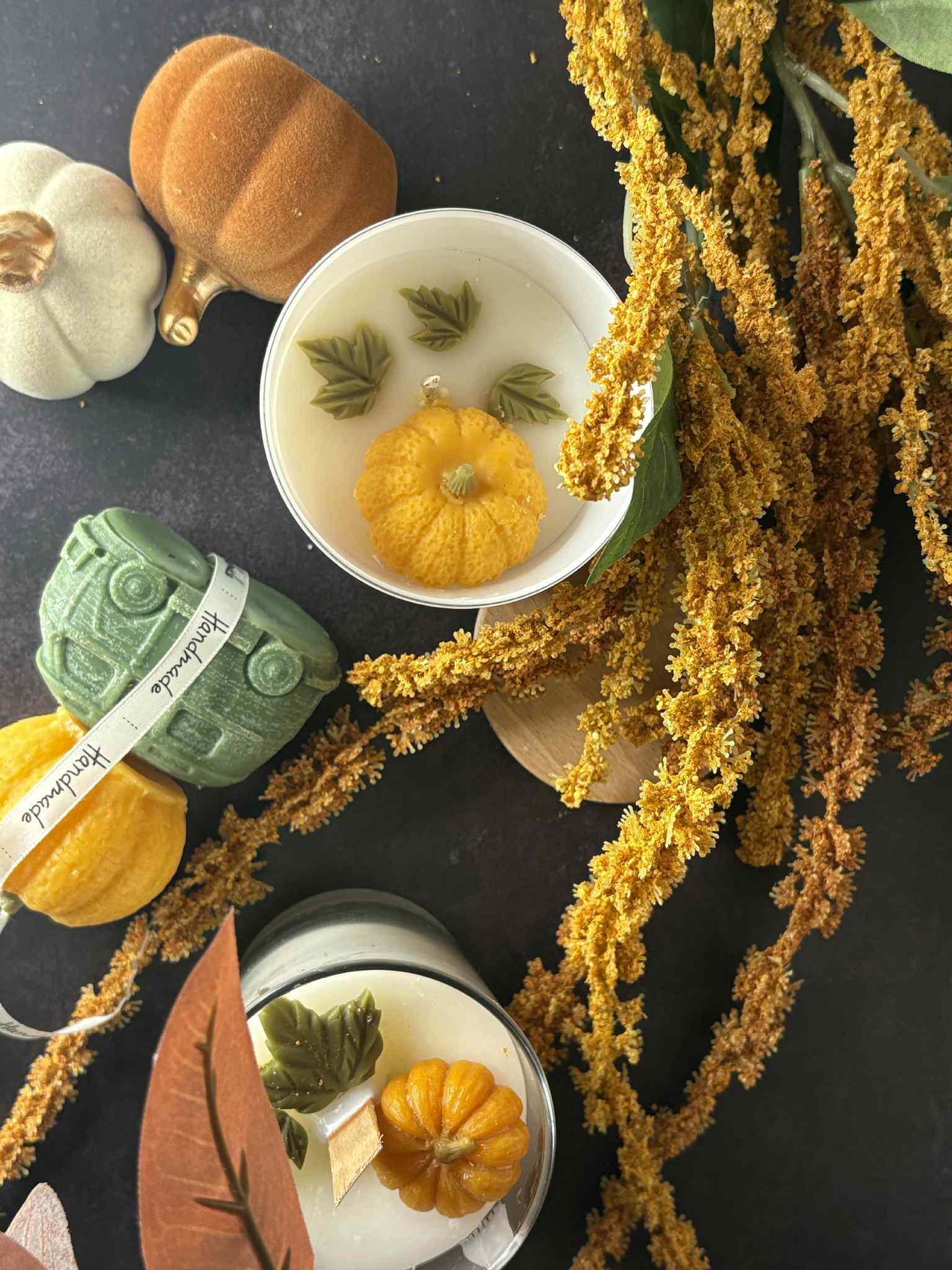 Grasker og laufblöð